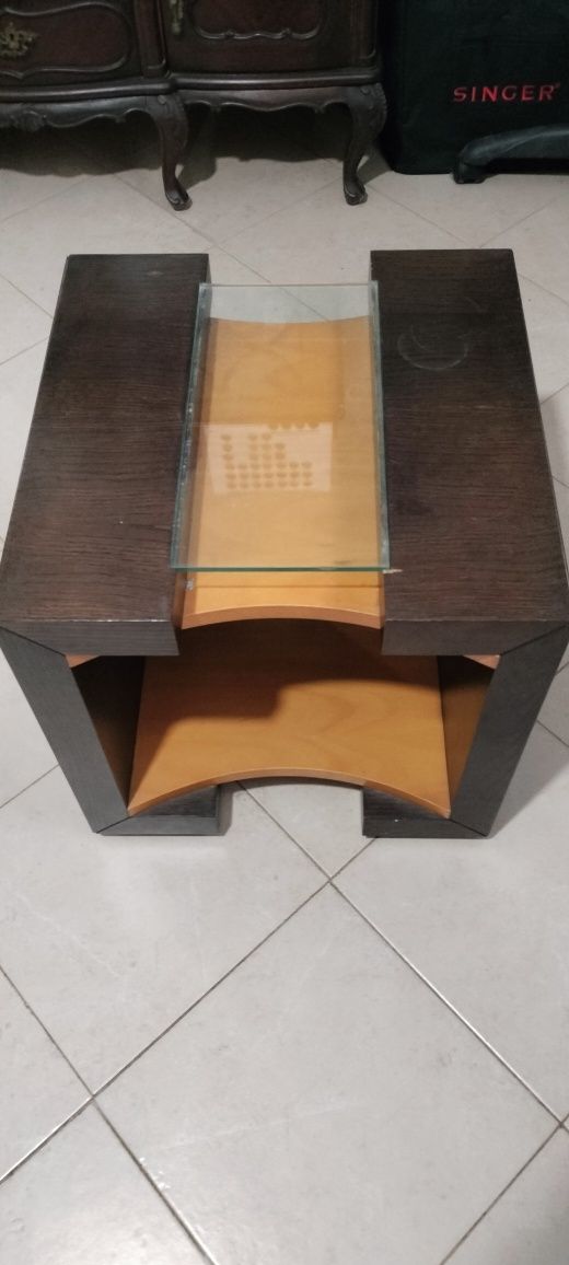 Mesa de apoio maciço