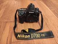 Nikon D700 + mb-d10