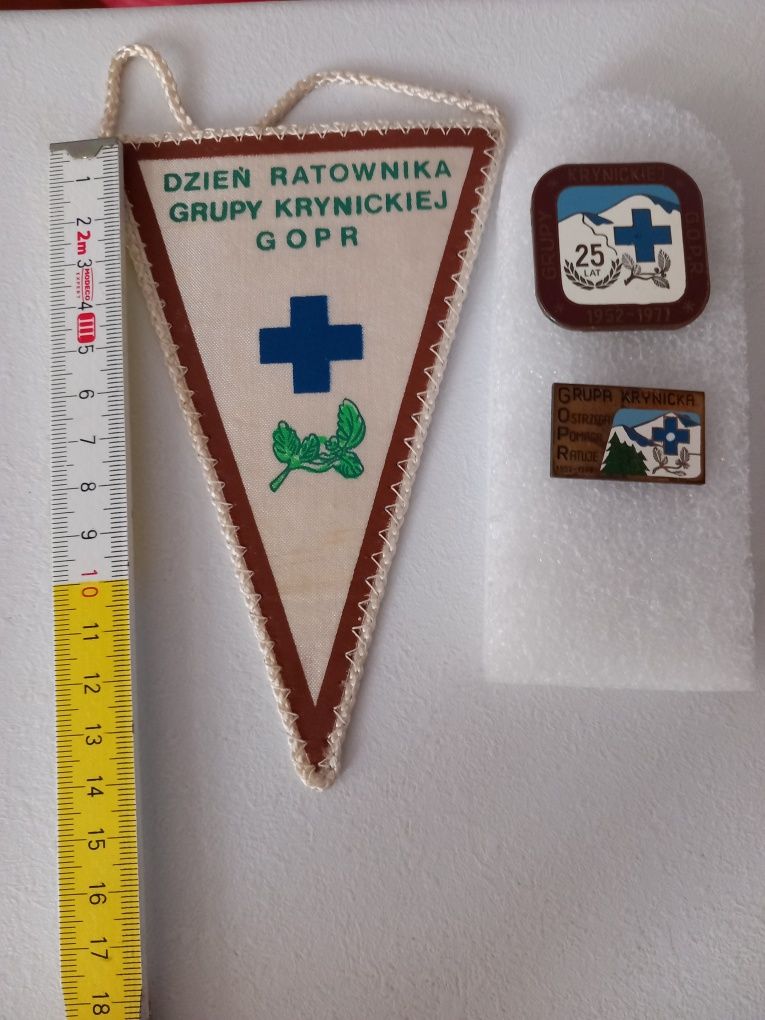 25 lat Grupy Krynickiej GOPR unikalny proporczyk i odznaki z 1977