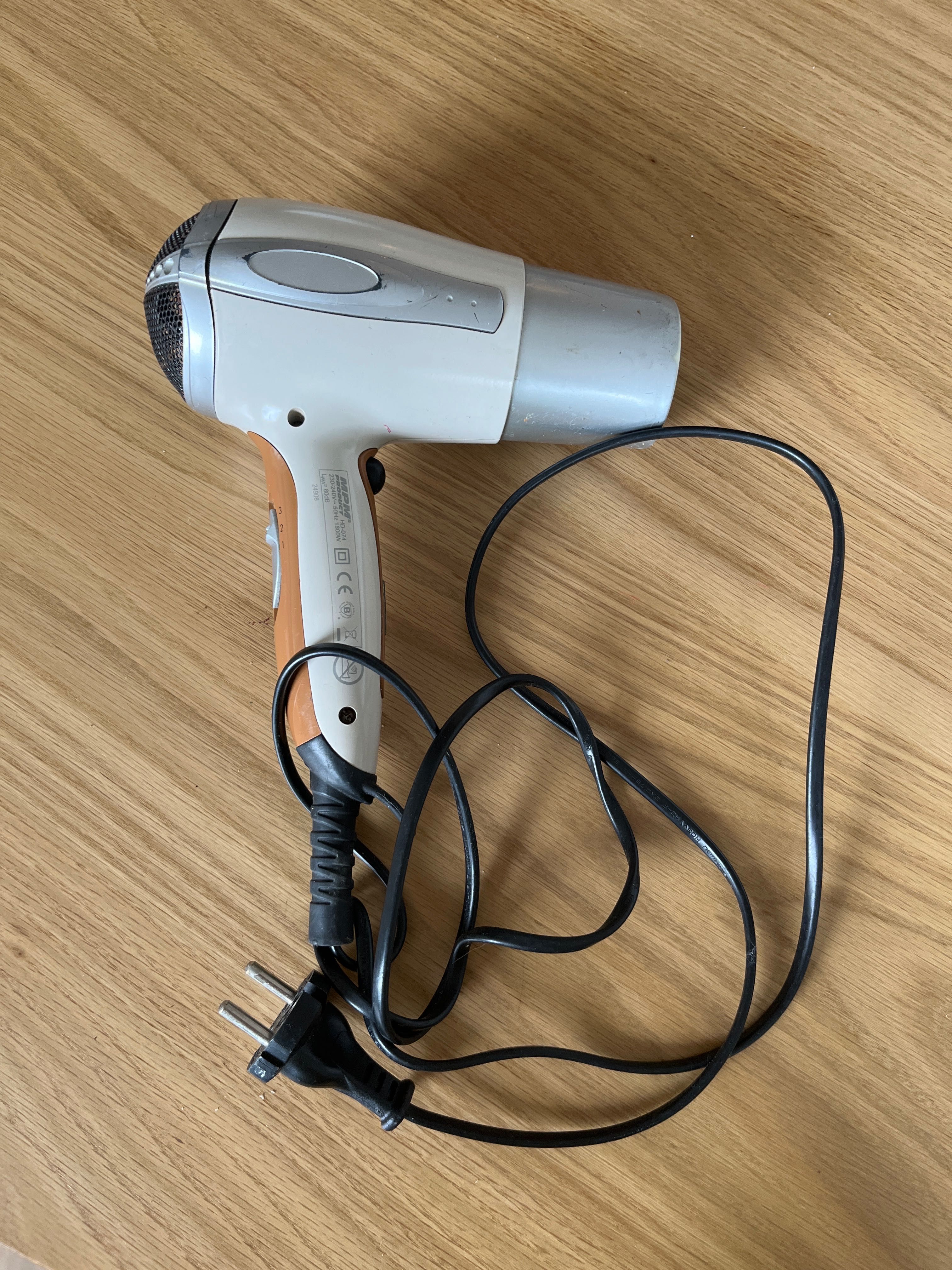 Suszarka do włosów MPM 1800W