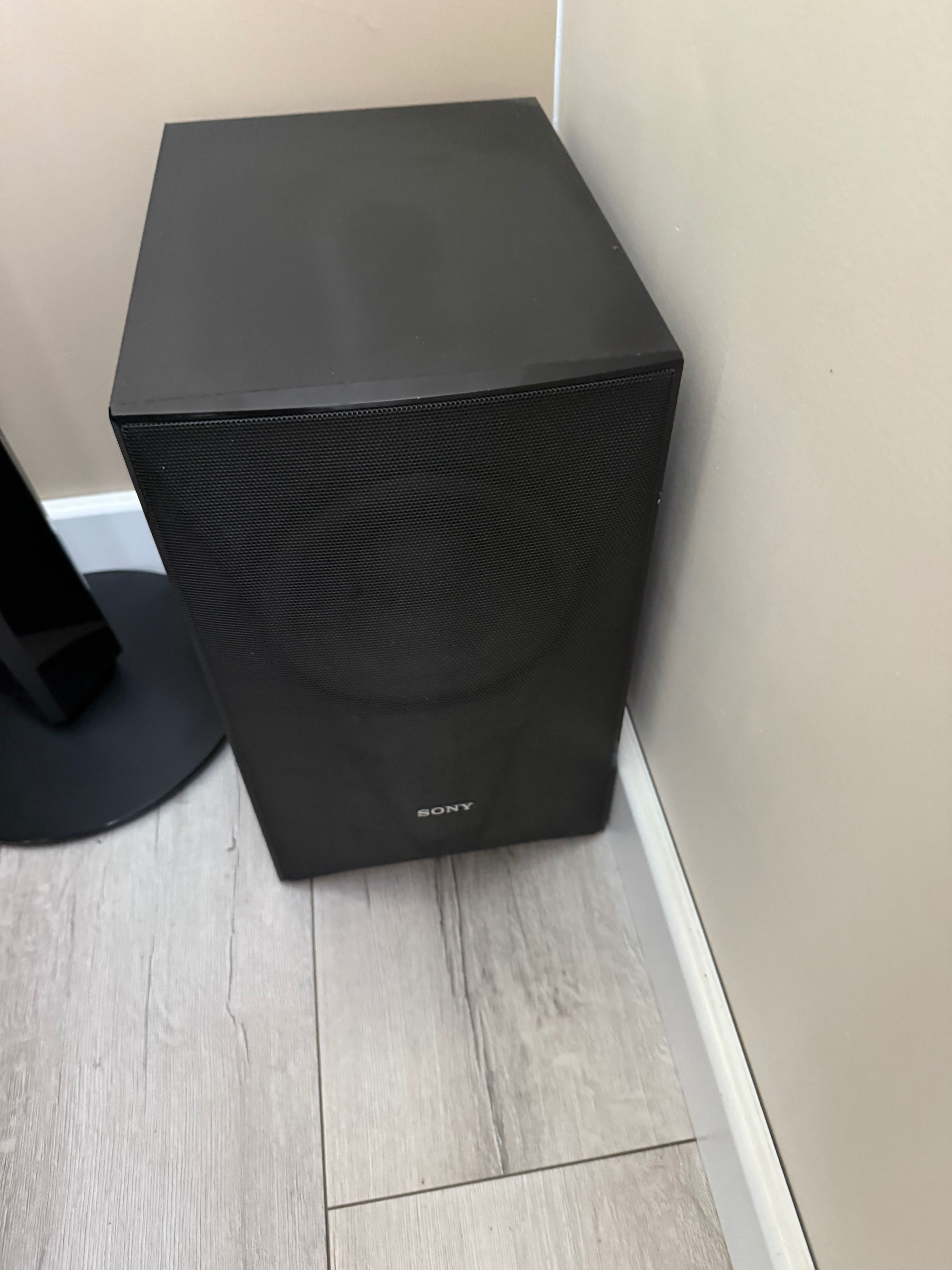 Zestaw kina domowego z odtwarzaczem Blu-ray Disc™technologią Bluetooth
