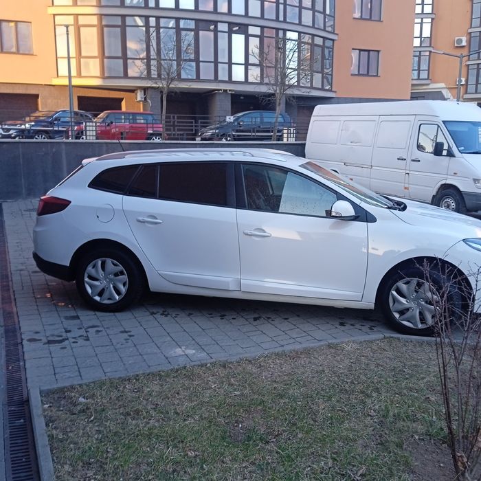 Продам Меган в дуже гарному стані