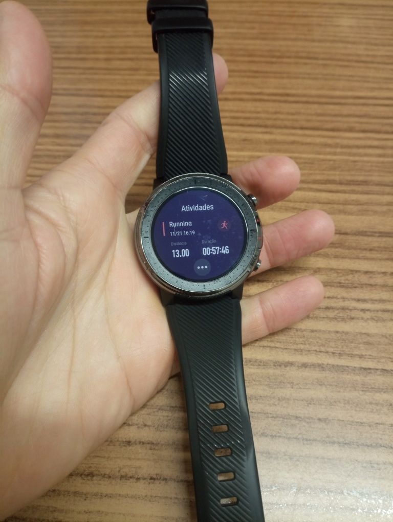 Smartwatch Amazfit Stratos 3 impecável