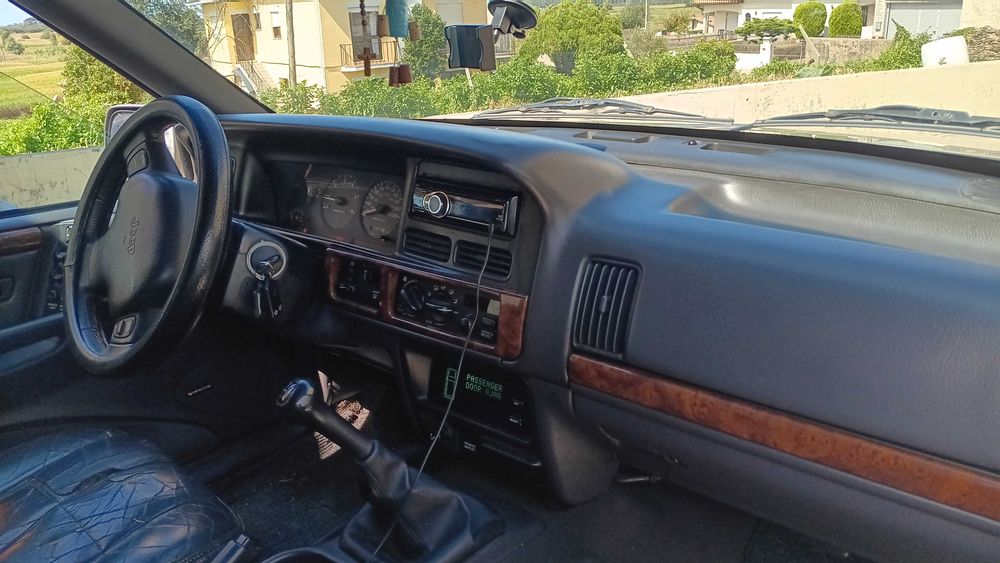 Vendo ou troco Grand cherokee 2.5