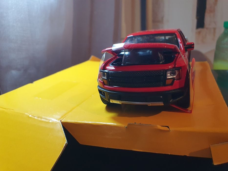 Модель автомобіля Ford F-150 SVT Raptor маштаб 1:34