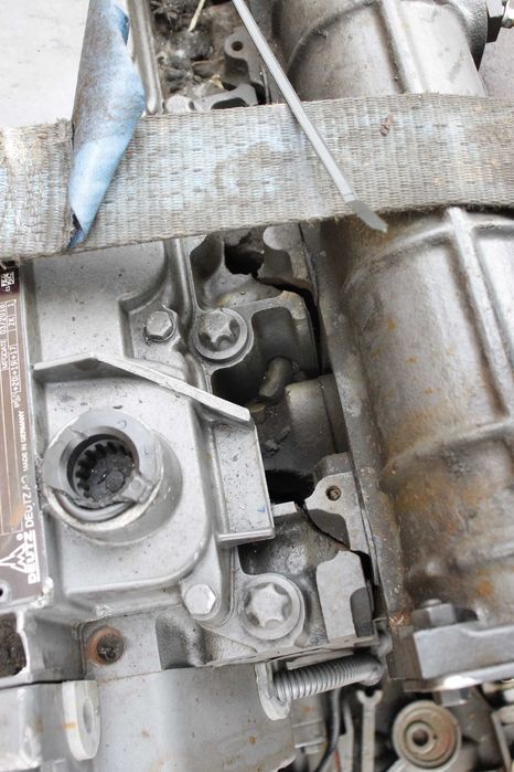 Silnik Deutz 2.3 d2011l03 diesel 3 cylindrowy komatsu genie kompresor