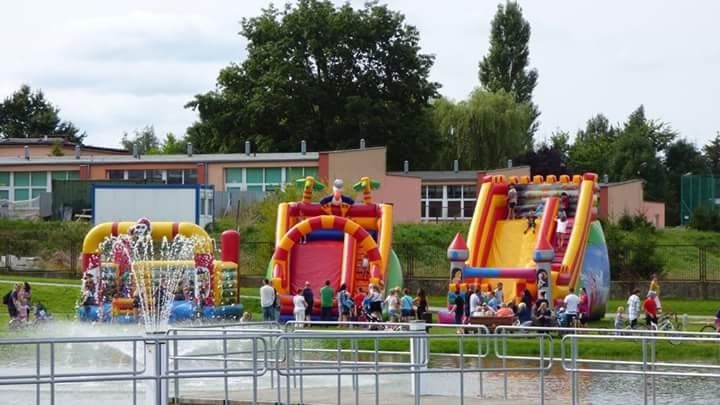 Zamki dmuchane zjeżdżalnia dmuchana place zabaw wynajem dla dzieci