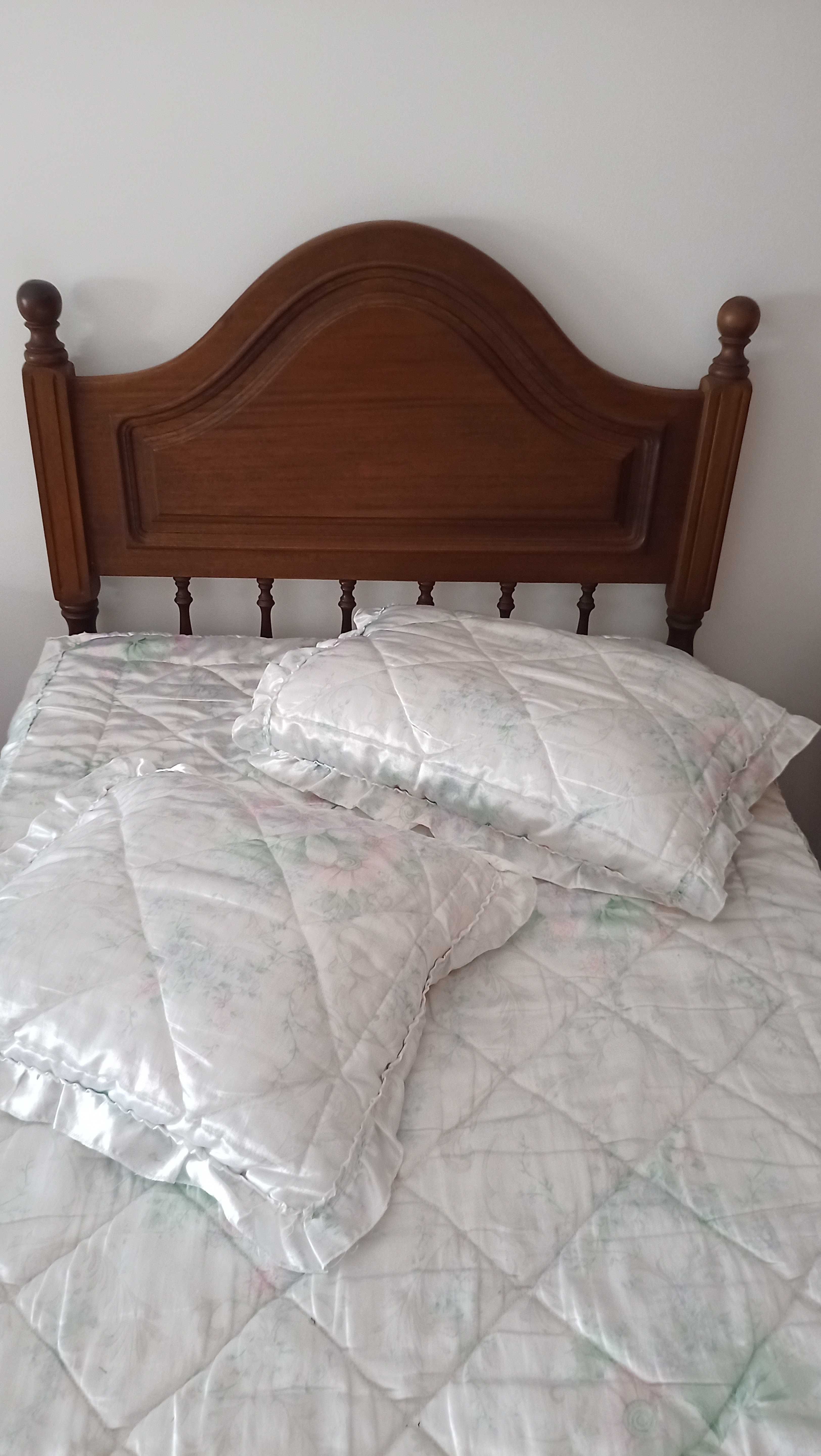 Cama de Solteiro com colchão (2 Unidades)