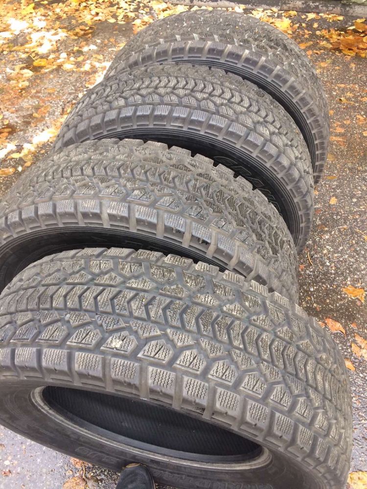 Продам резину 275/60 R18