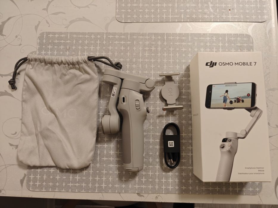 DJI osmo mobile 7 gimbal