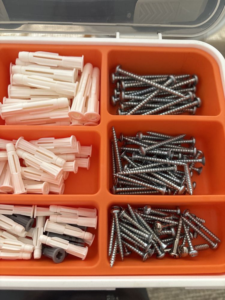 Caixa com parafuso - Ikea