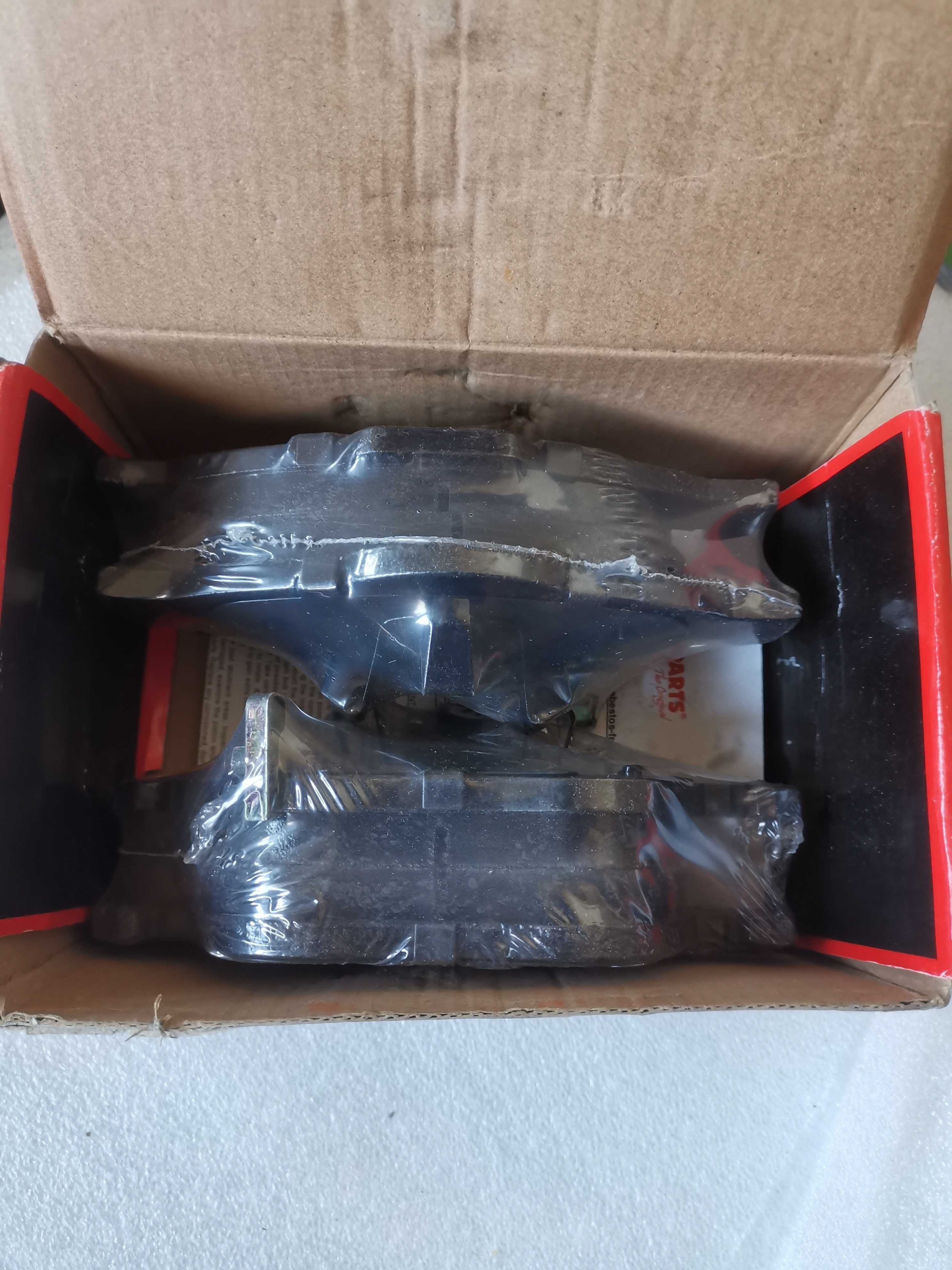 Колодки передние Тойота Авенсис 2000 - 2003 г Nipparts j3602115