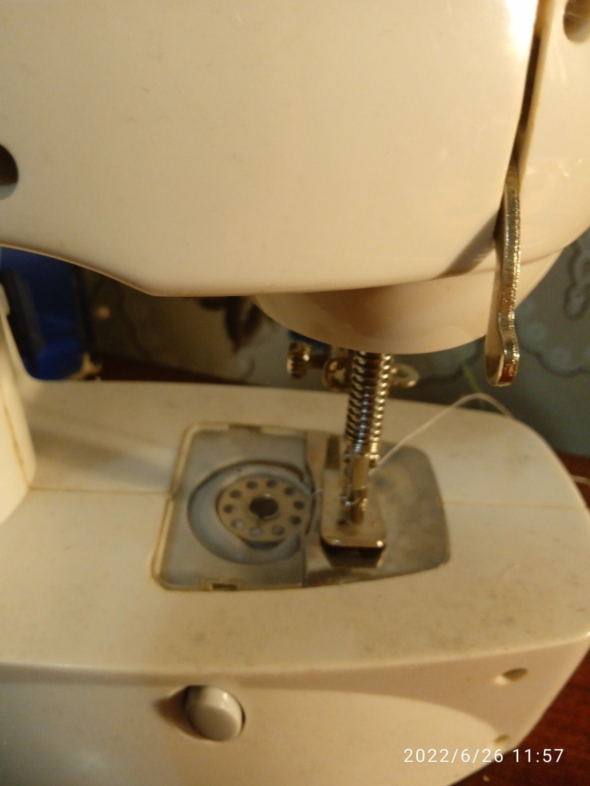 Міні швейна машинка