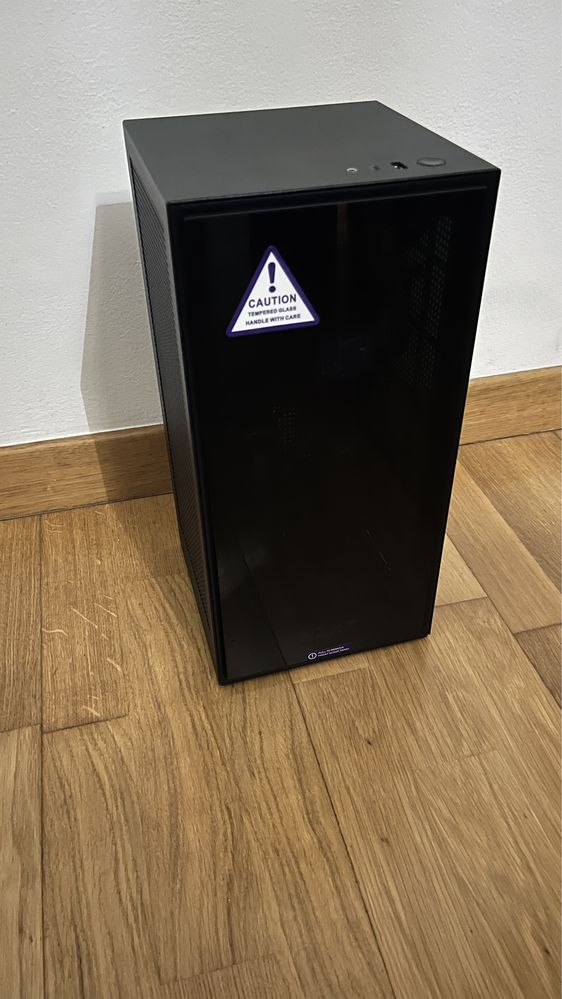 NZXT H1 mini ITX como nova ( com fonte e watercooler)