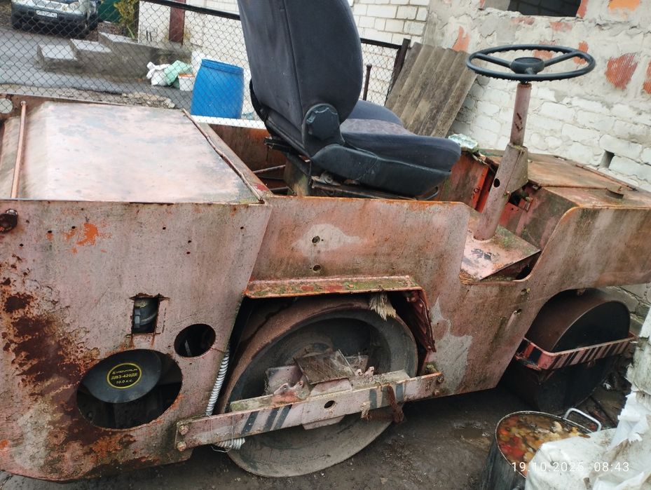 Каток дорожній ДУ-54