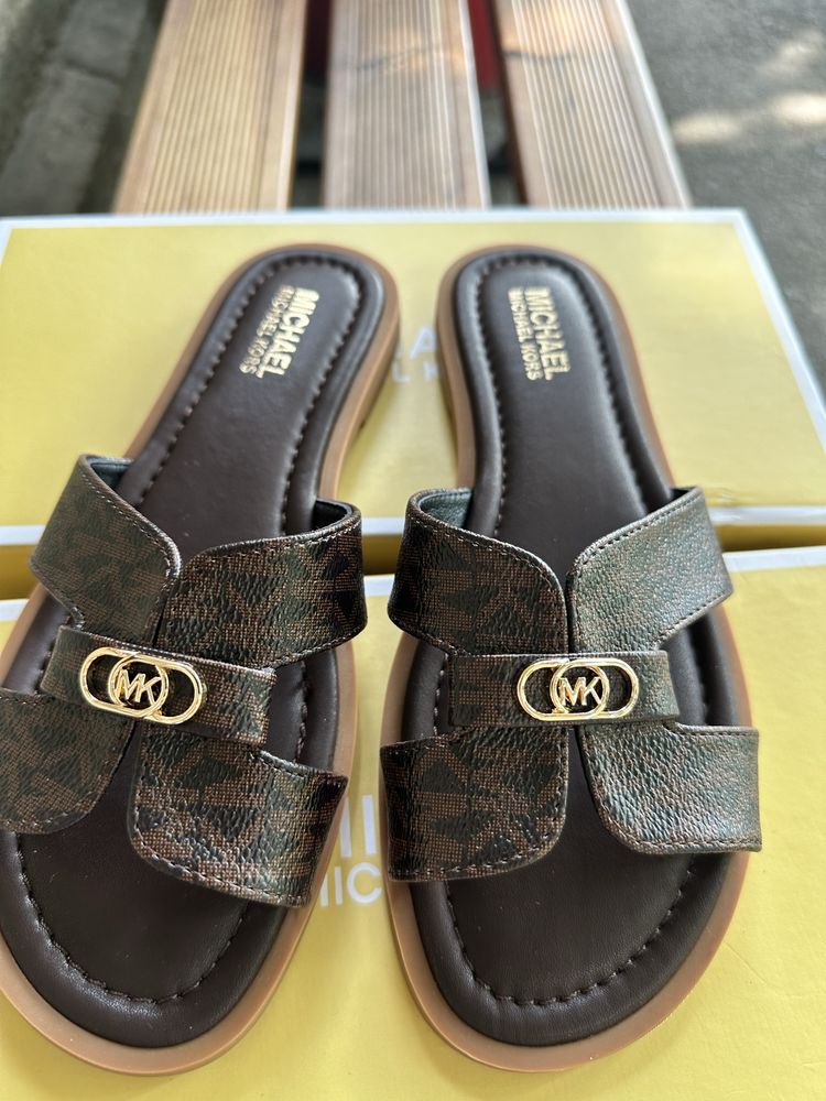 Шльопанці Michael Kors 36,37,39
