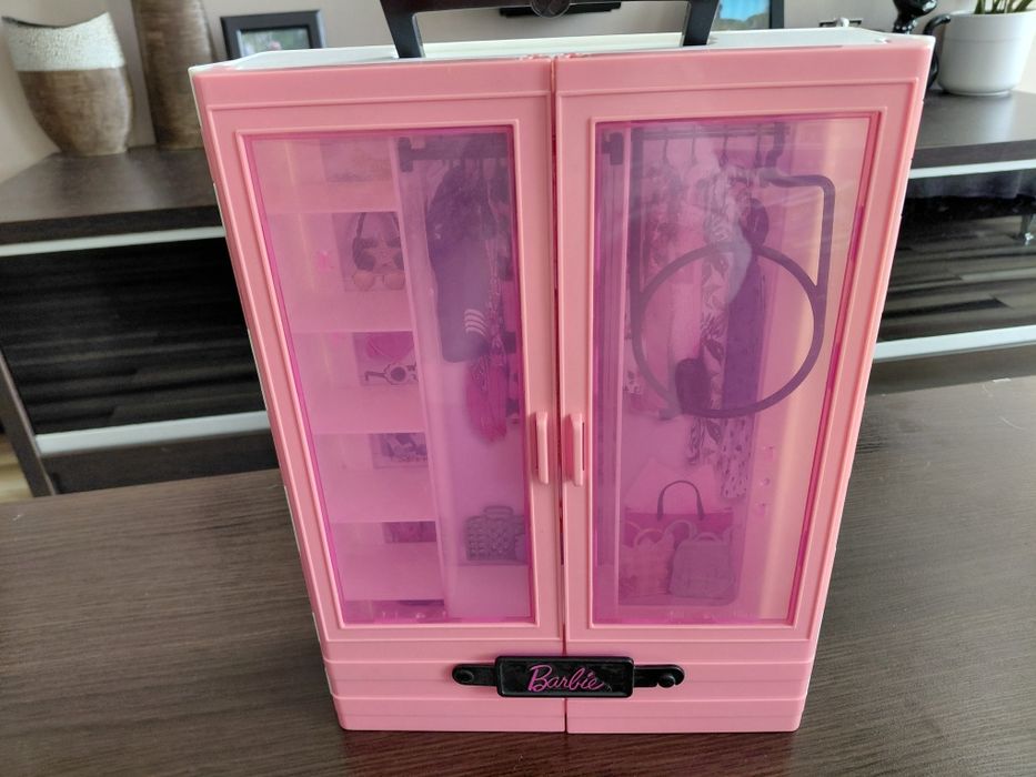 Szafa dla lalek Barbie