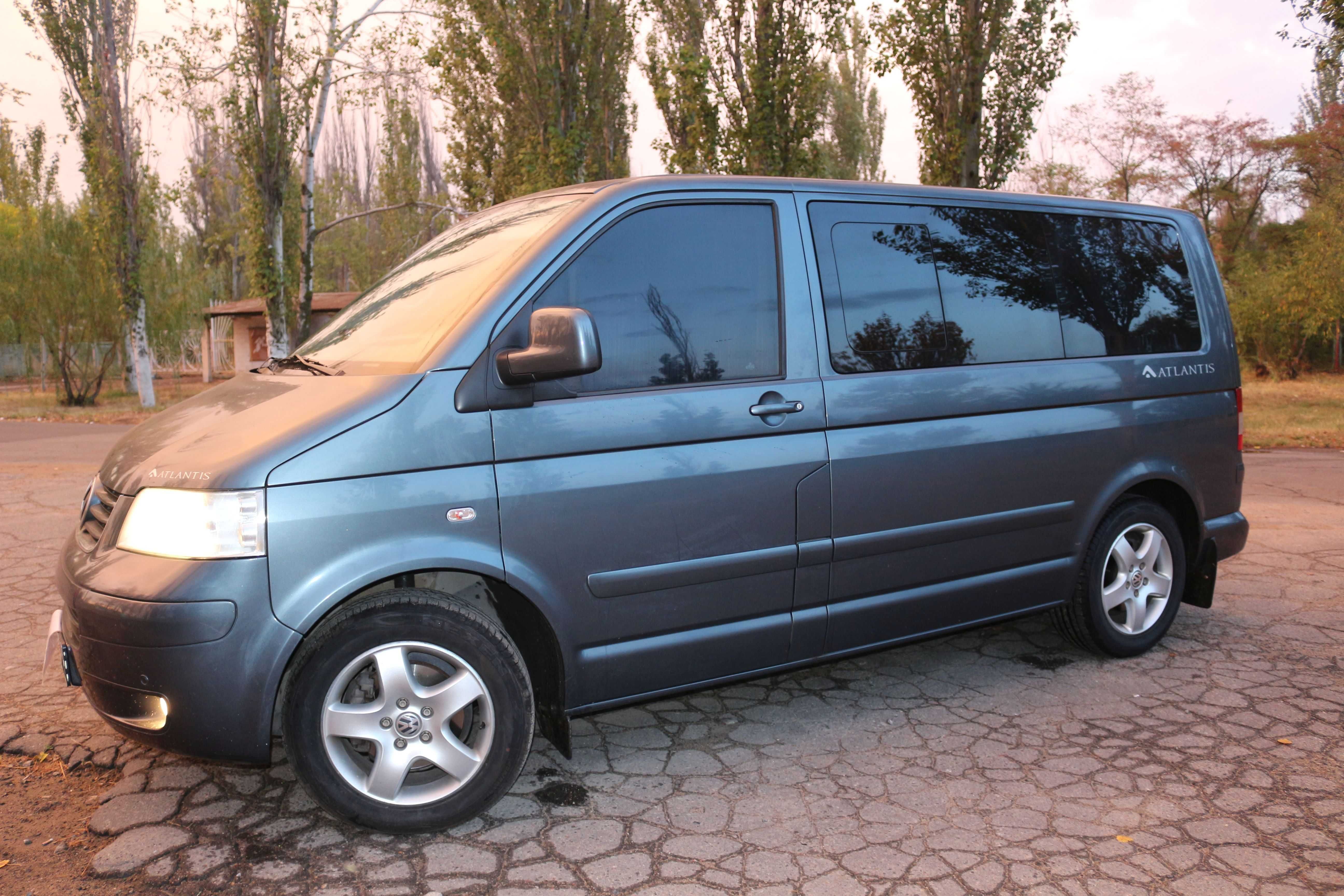 Volkswagen Multivan T5 2.5 TDI