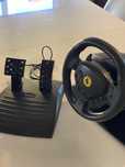 Volante c/pedais Thrustmaster