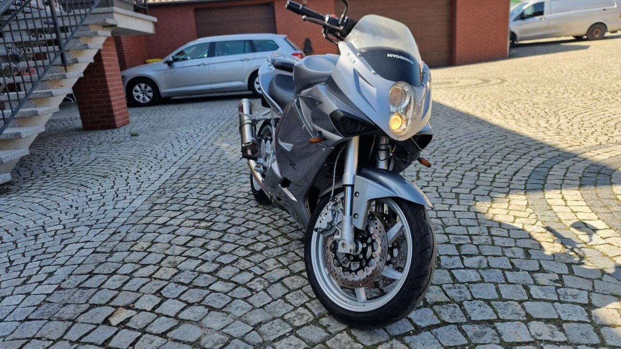 Hyosung GT Hyosung GT 650, 2008 rok Hyosung GT 650R Commet , 2008 rok