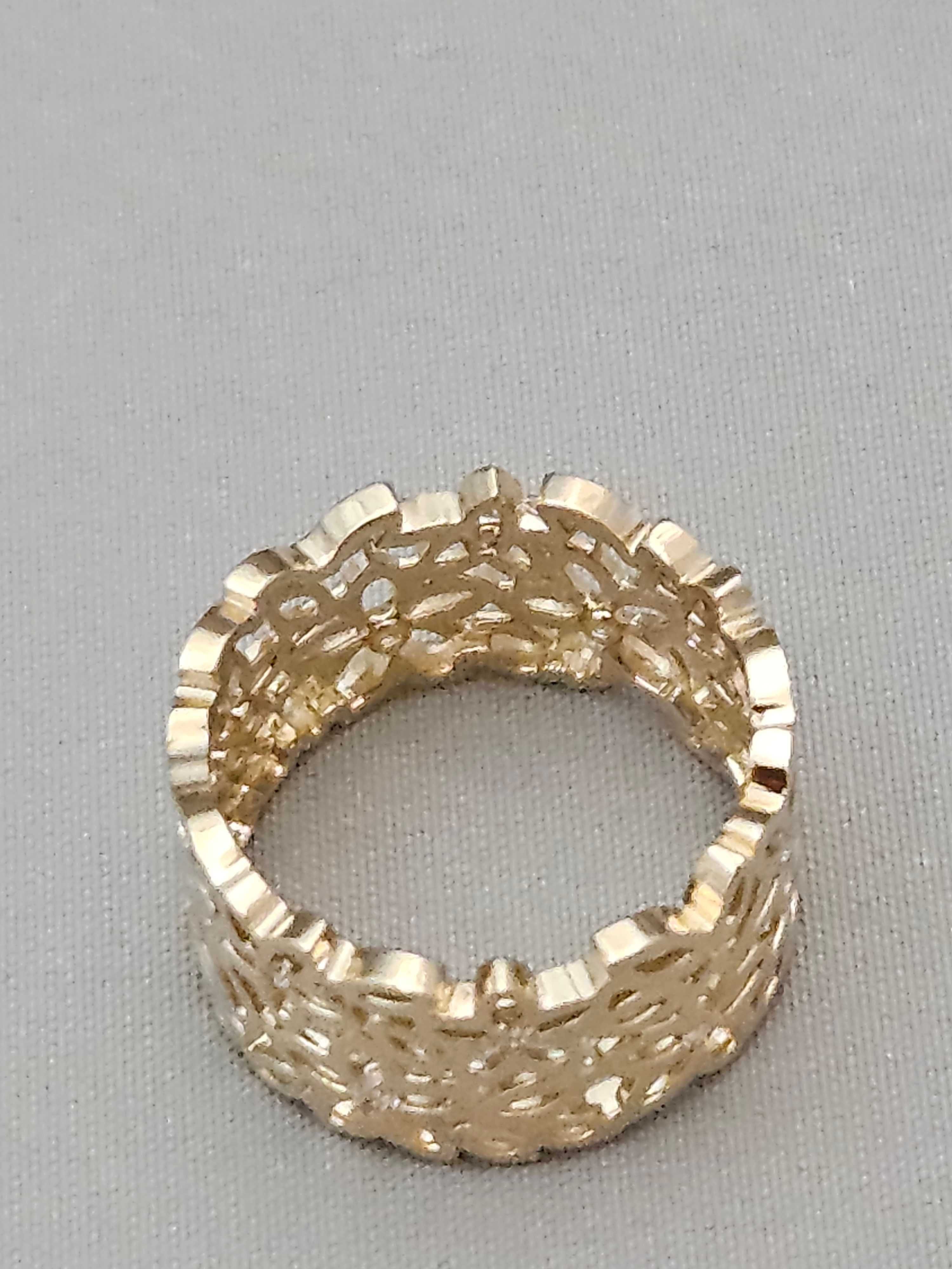 Złoty pierścionek 5,84 g
