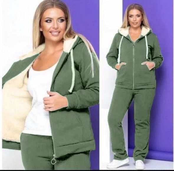 Жіночий костюм з хутром