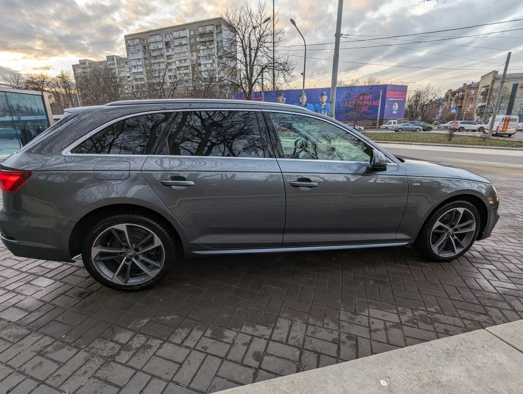 Audi A4 b9 S-line Avant 2017