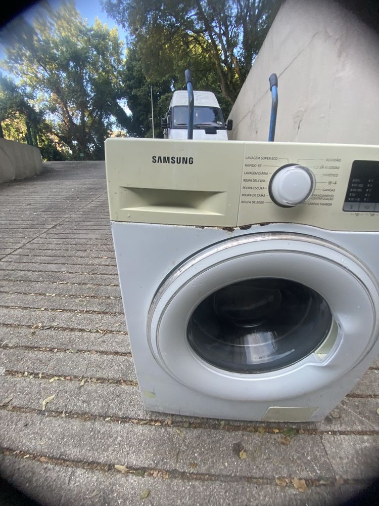 Maquina de lavar roupa marca samsung de 9 kg 140euros a funcionar bem
