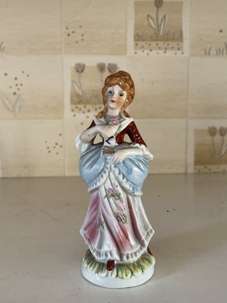 Figurka porcelanowa