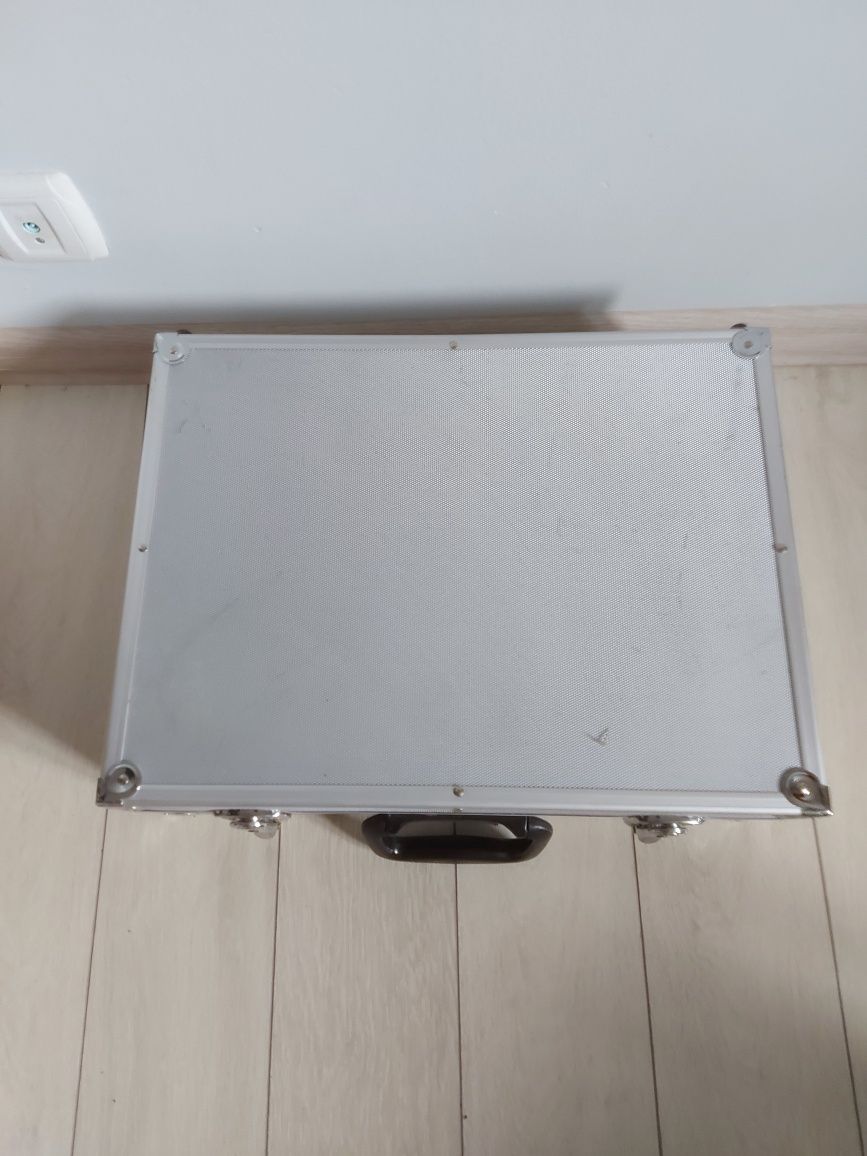 Кейс чемодан железный ящык для инструментов алюминевий металевий бокс