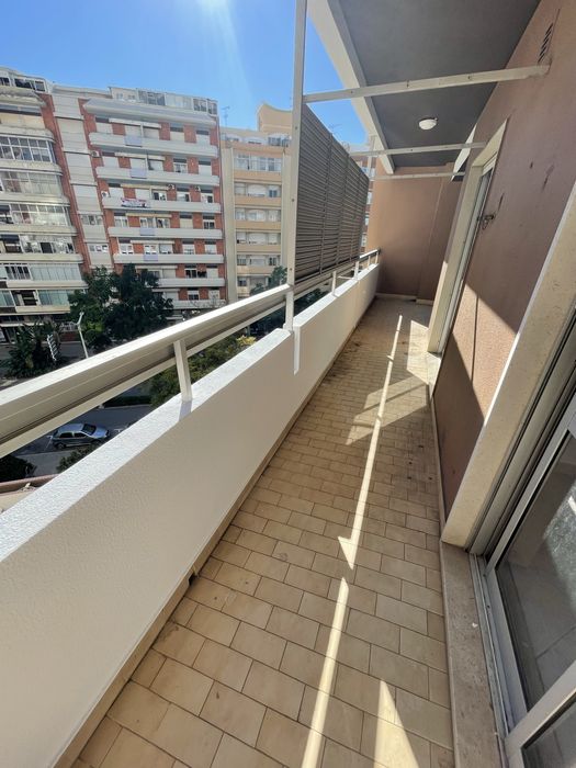 T3 arrendamento edificio tridente Faro