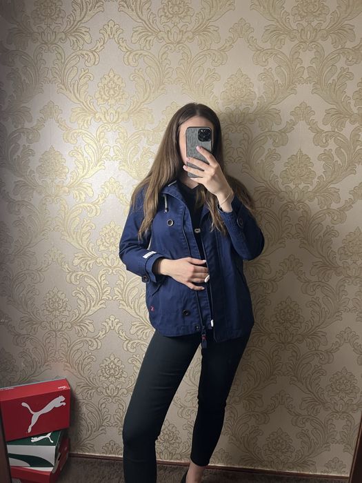 Осіння куртка жіноча в гарному стані від Waterproof & Breathable