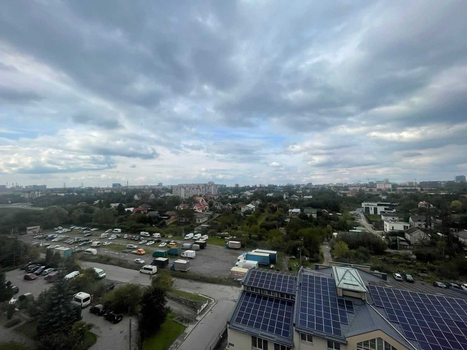 Продам 3-кімнатну квартиру на Сихові, вул. Хуторівка