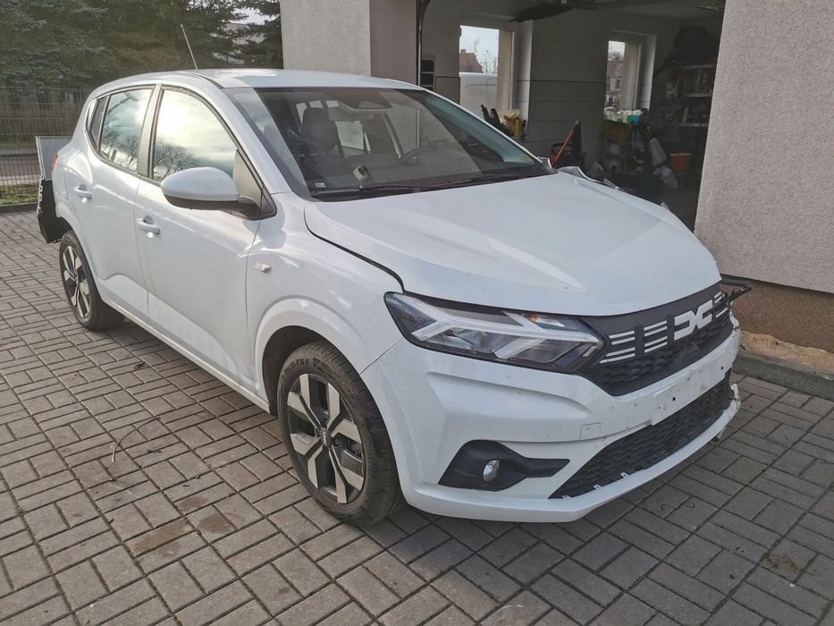 Dacia Sandero 15800 netto export