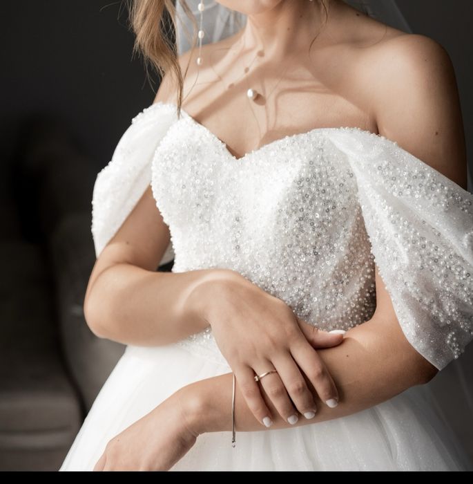 Весільна сукня айворі