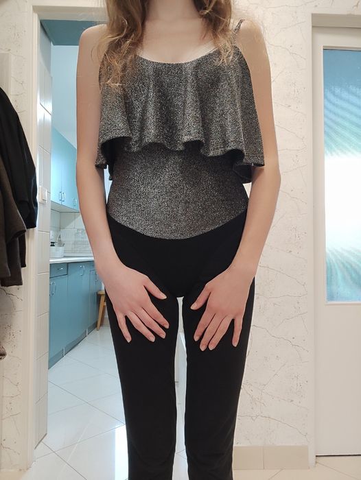 Błyszczące damskie body