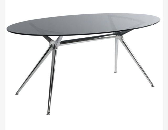 Designerski szklany stół z 4 krzesłami