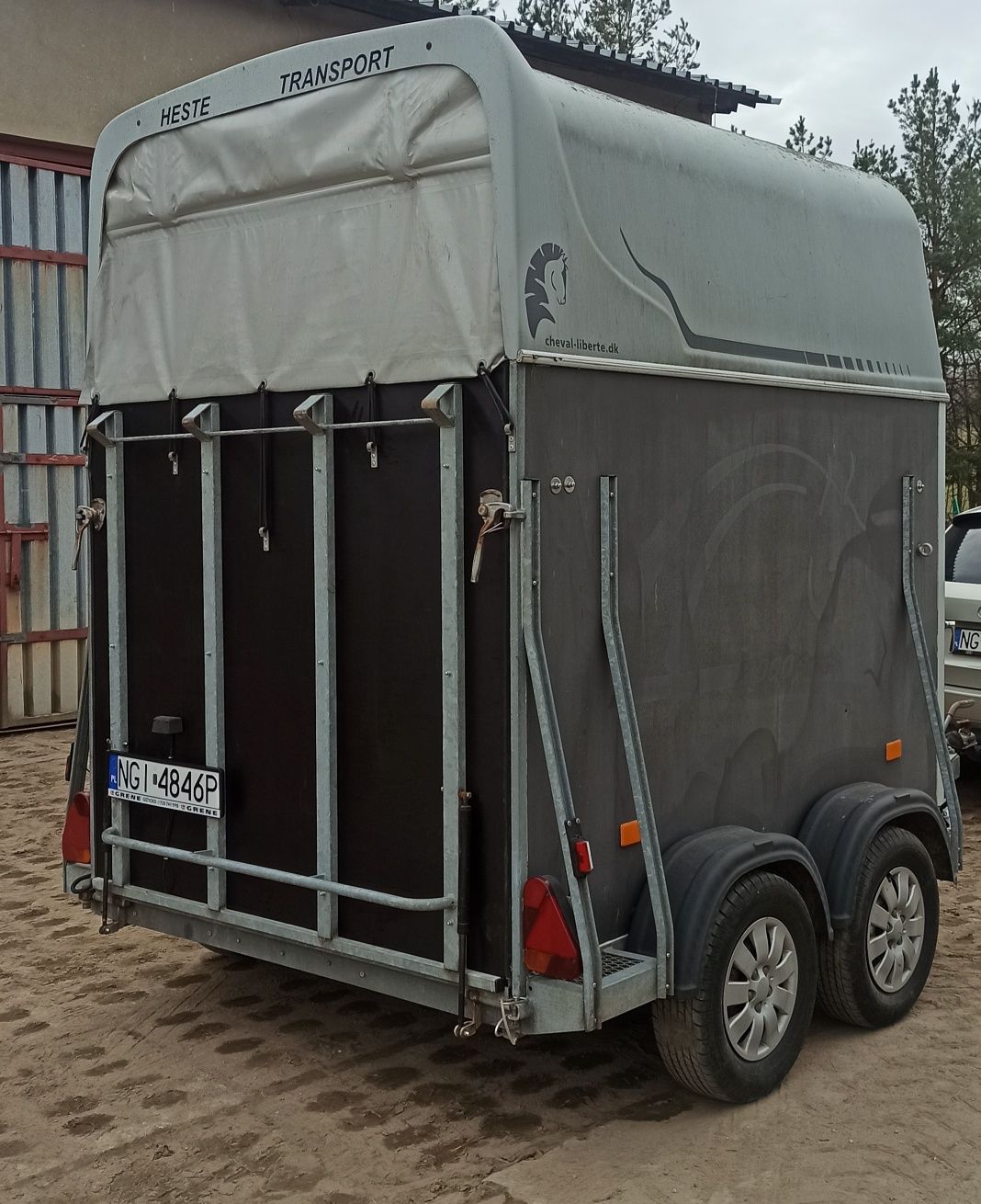Przyczepa Cheval Liberty do przewozu 2 koni czy innych zwierząt.