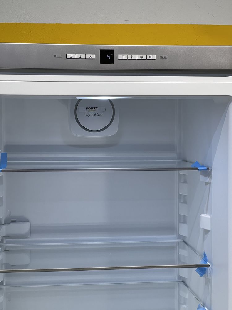 Окремо стоячий холодильник KFN 28132 D. NoFrost і DynaCool.Супер Frost
