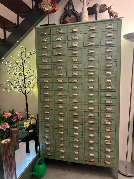 Móvel Vintage 108 Gavetas – Proveniente Farmacia Indonesia