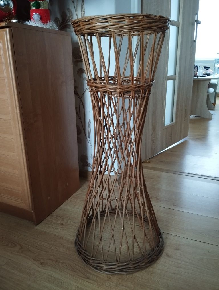 Stojak wiklinowy