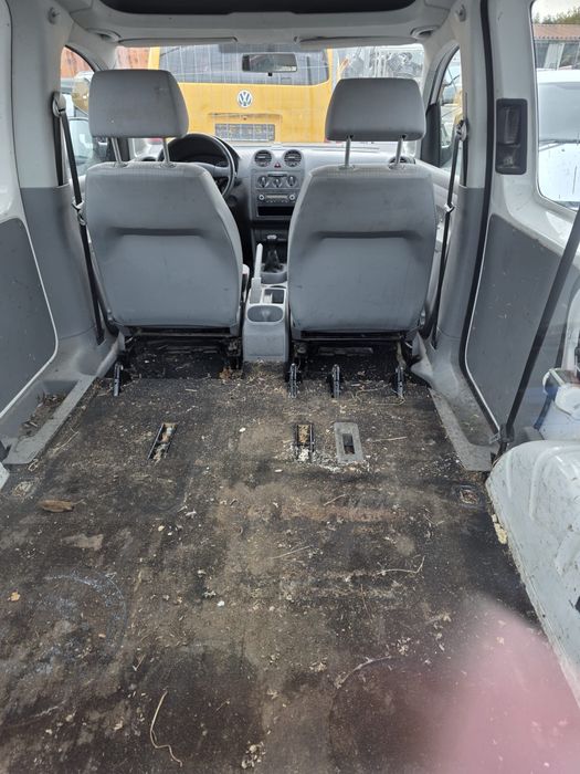 Автомибіль volkswagen caddy