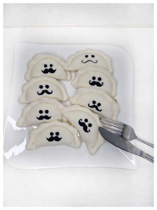 Brelok breloczek do kluczy pieróg