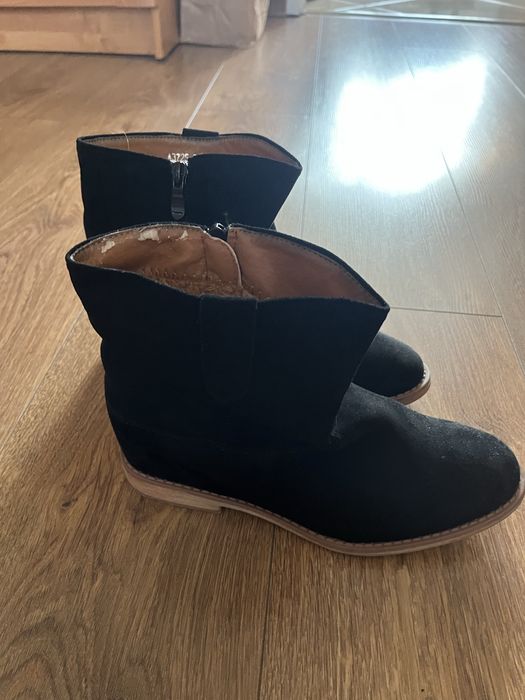 Buty saszki na delikatnym koturnie