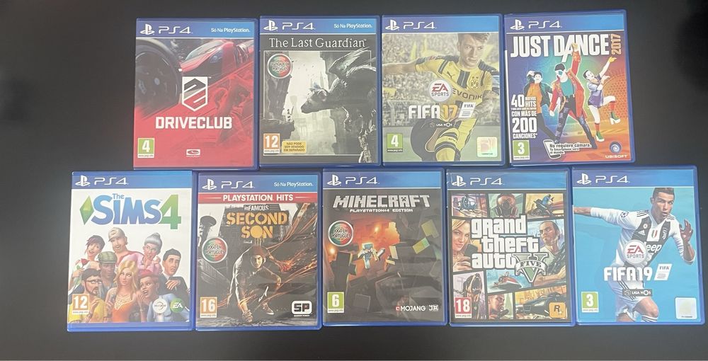 Playstation 4, 1TB de armazenamento,vários jogos e 2 playstation moves
