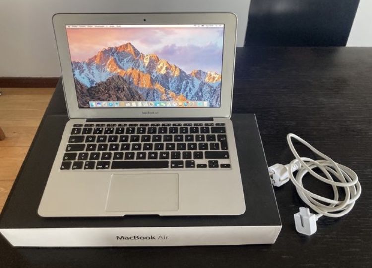 MacBook Air 11”