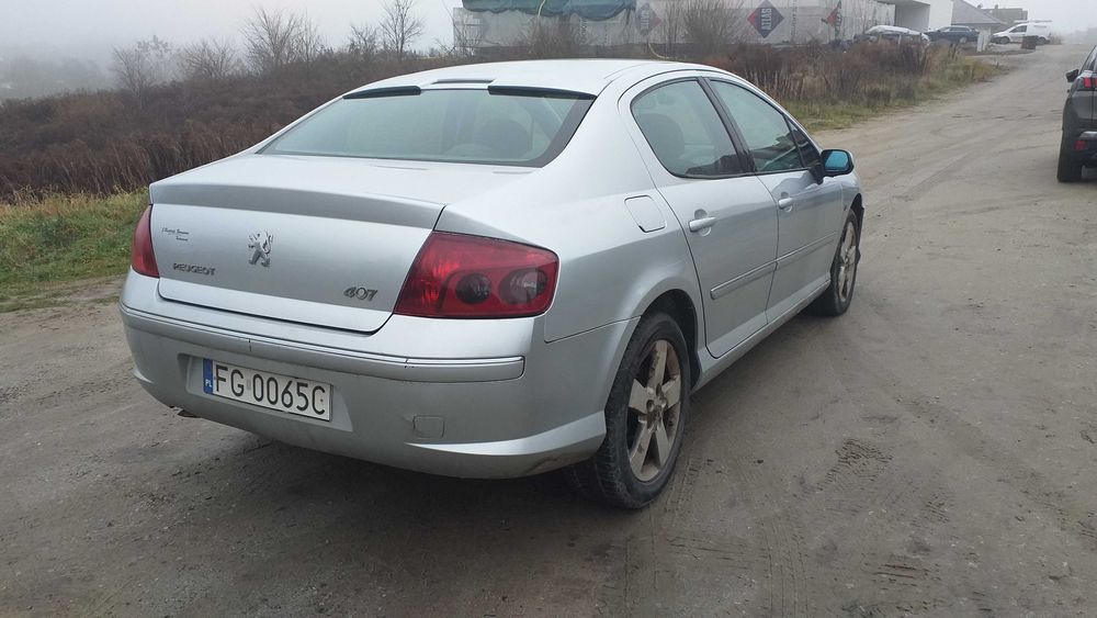 Peugeot 407 samochód osobowy