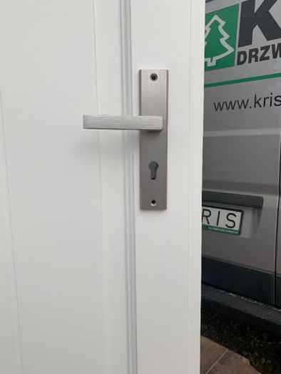 Drzwi drewniane zewnętrzne białe  Montaż CZYSTE POWIETRZE CAŁA POLSKA