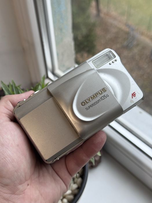 Пленочный фотоаппарат Olympus Superzoom105G