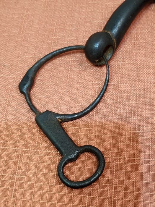 zabytkowe wędzidło wędzidłowe